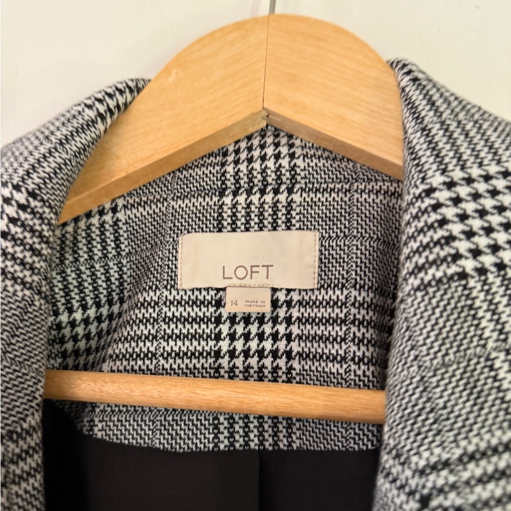 LOFT Houndstooth boyfriend Blazer in Black and White - Picture 4 of 8